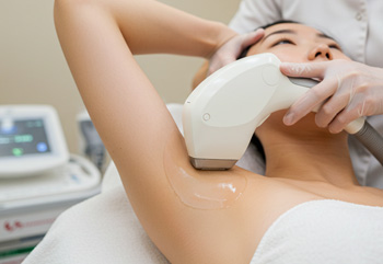 ① ダブル脱毛（WAX×光脱毛）